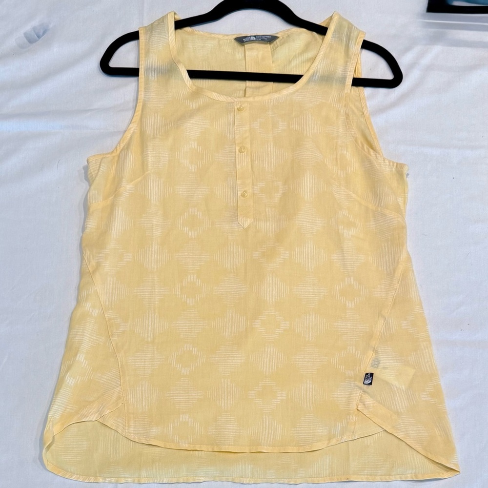 Yellow‎ Sleeveless Top Size Medium. The Northface NWOT